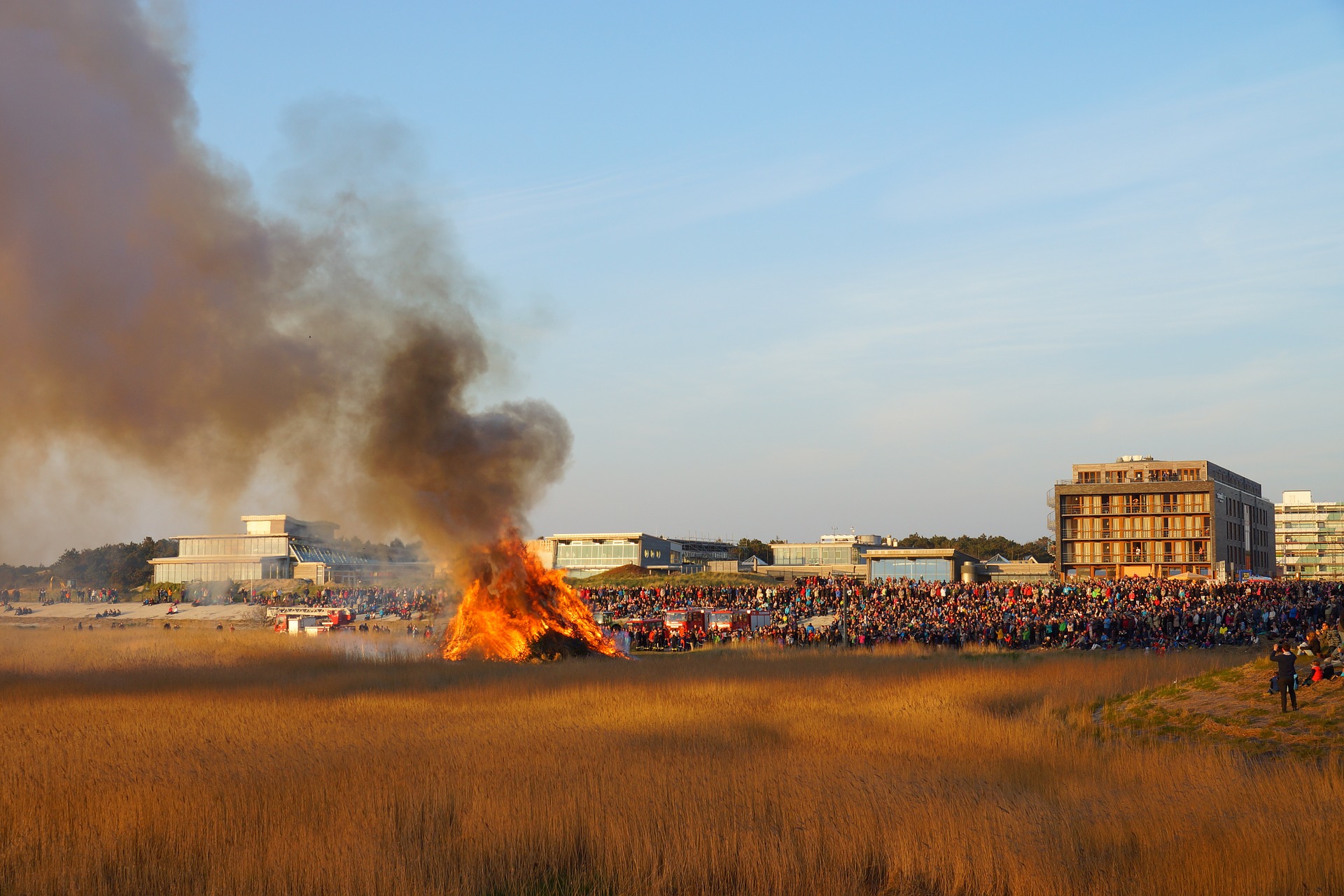 Osterfeuer St. Peter-Ording an der Erlebnis Promenade